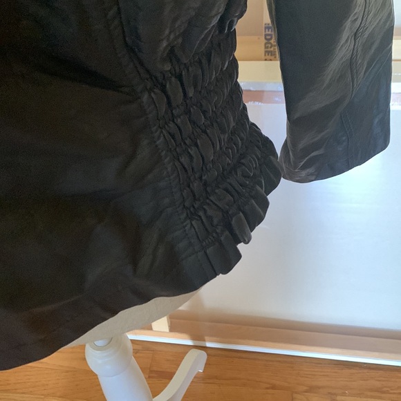 Jacket Up - Picture 6 of 7